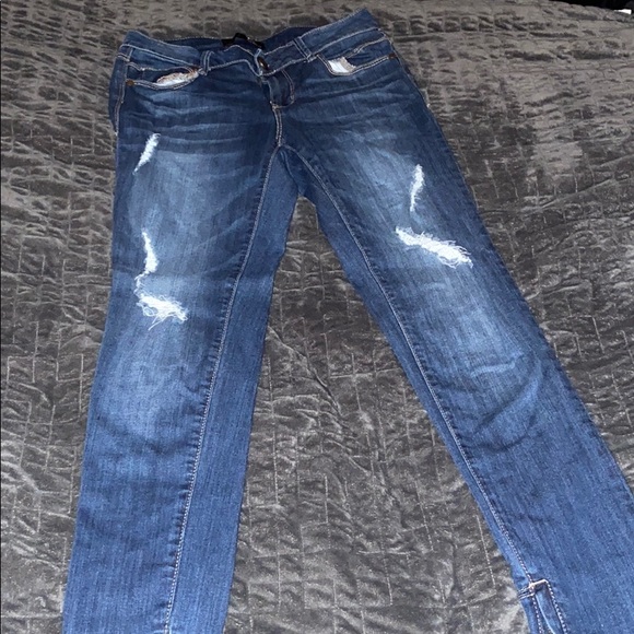 Ripped Jeans - Picture 2 of 4